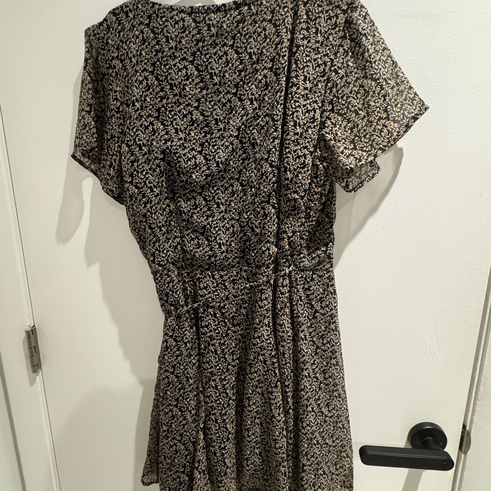 Abercrombie & Fitch Black and Cream Wrap Midi Dress - Picture 5 of 5